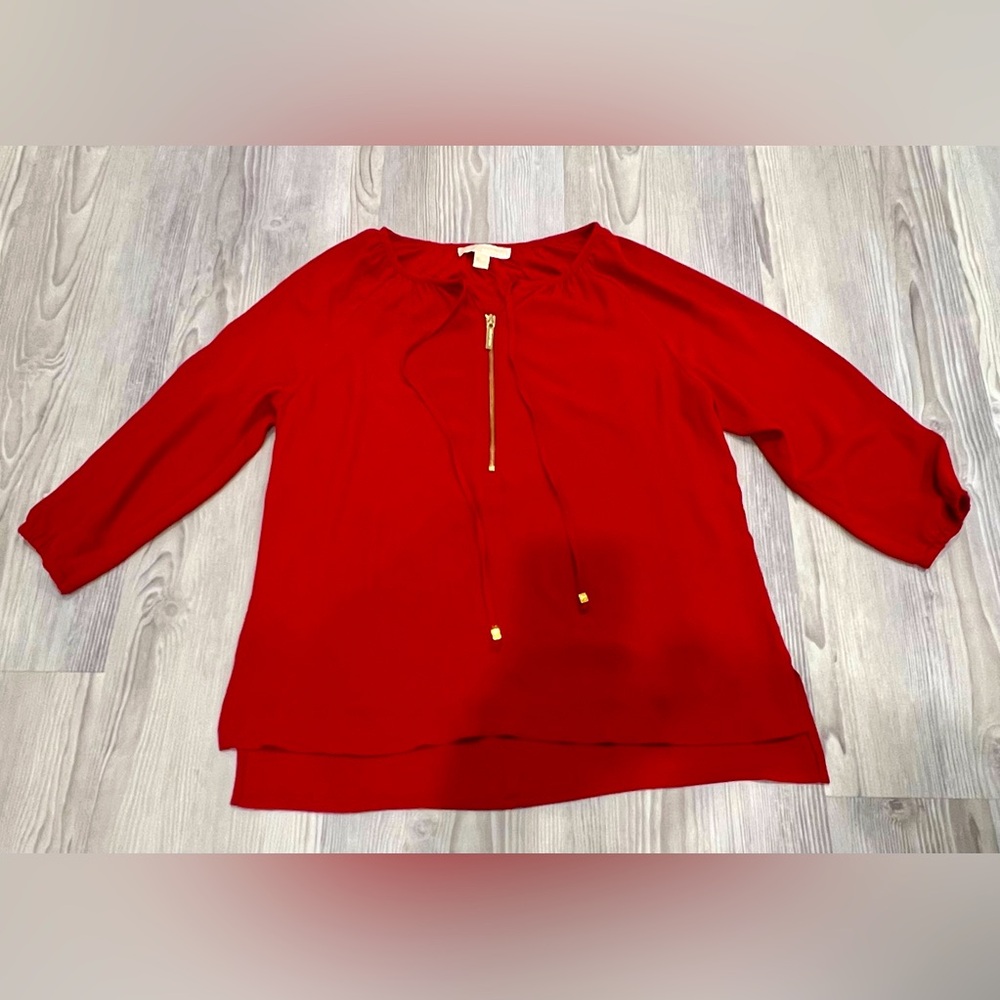 MICHAEL KORS Women’s Blouse. EUC. Size Small. Dark Red. Lined with zipper